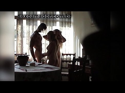 ❤️ Le amiche del sesso invitano un uomo gigante e una cosa a tre con lui ❌ Video di sessoal it.shufflesex.ru ️❤