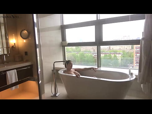 ❤️ Tremenda pupa che si masturba appassionatamente la figa in bagno ❌ Video di sessoal it.shufflesex.ru ️❤
