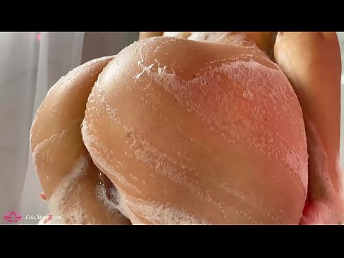 ❤️ Brunetta masturba la figa con il vibratore fino ad un intenso orgasmo sotto la doccia ❌ Video di sessoal it.shufflesex.ru ️❤