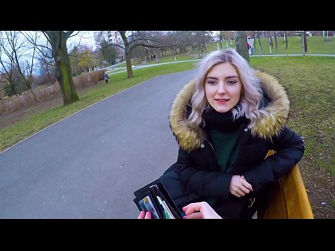 ❤️ Ingoia la sborra calda di uno sconosciuto per soldi - pompino nel parco di Eva Elfie ❌ Video di sessoal it.shufflesex.ru ️❤
